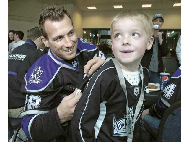 Kings hold court in SCV