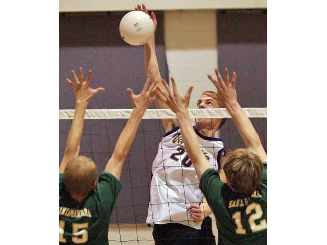 Valencia volleyball: Clean sweep