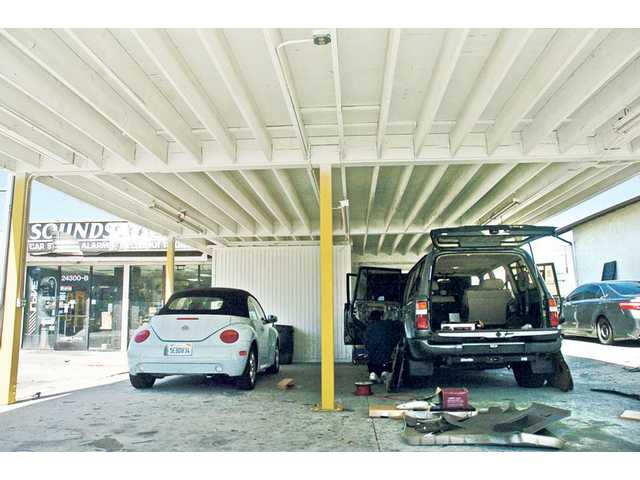 Sounding off: Owner of car-stereo shop in Newhall says he is being forced out