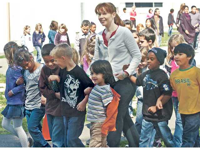 Emblem Elementary fights cystic fibrosis one step at a time