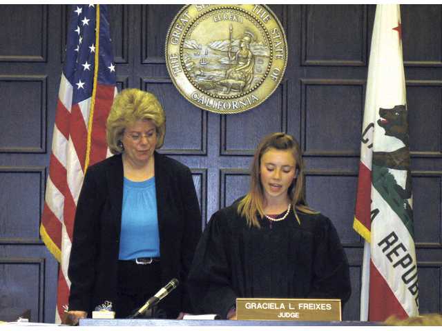 Students try 'Jack' for crimes against giant