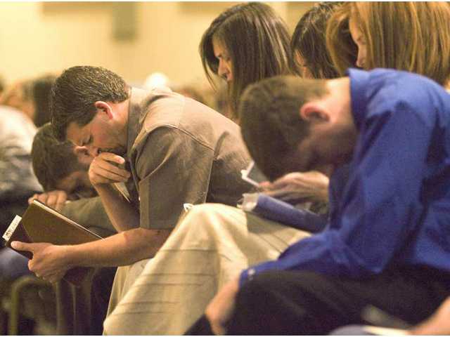 Santa Clarita churches pray together