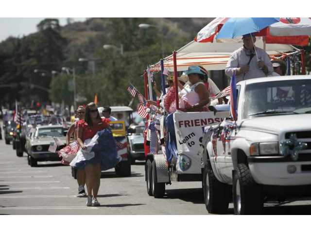 Applications available for July 4th parade