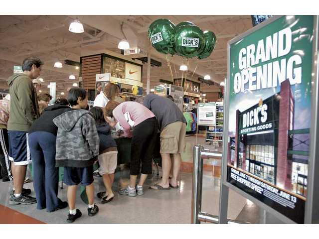 Dick's Sporting Goods: Grand opening