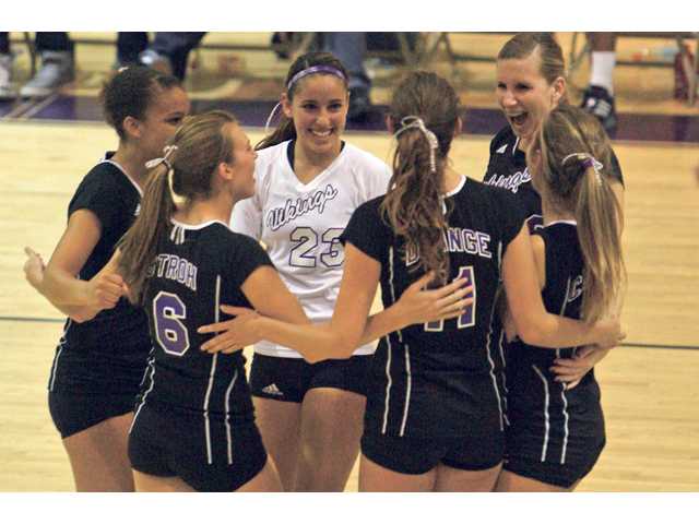 Valencia volleyball won’t have any sharing, wins league title