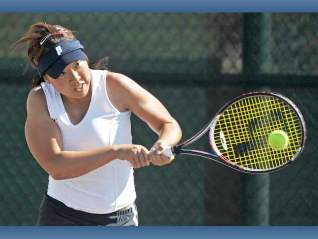 Prep tennis: Three-deep singles punch pushes GV