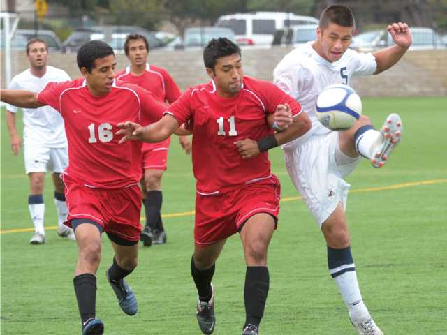 TMC notebook: Soccer squads get tune-up before postseason