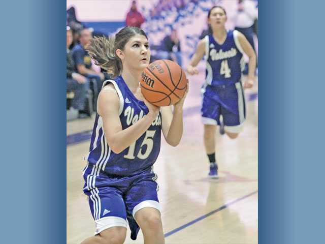 Valencia girls basketball: Gracious hosts