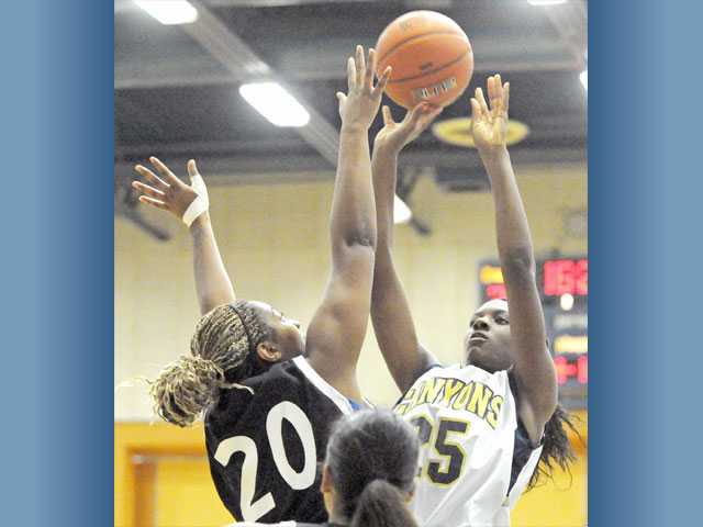College basketball: Cougars fight back