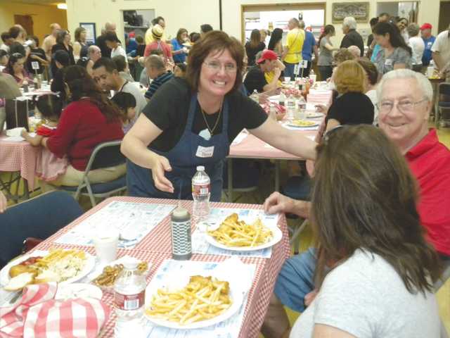Fish fry ‘hooks’ crowds, workers
