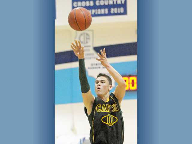 SCV Hoops Finale boys: Back to old habits