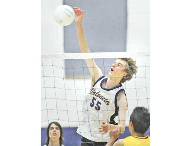 Foothill League boys volleyball: Ensing towers above