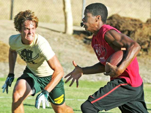 Prep football: Hart impresses at Saugus tourney