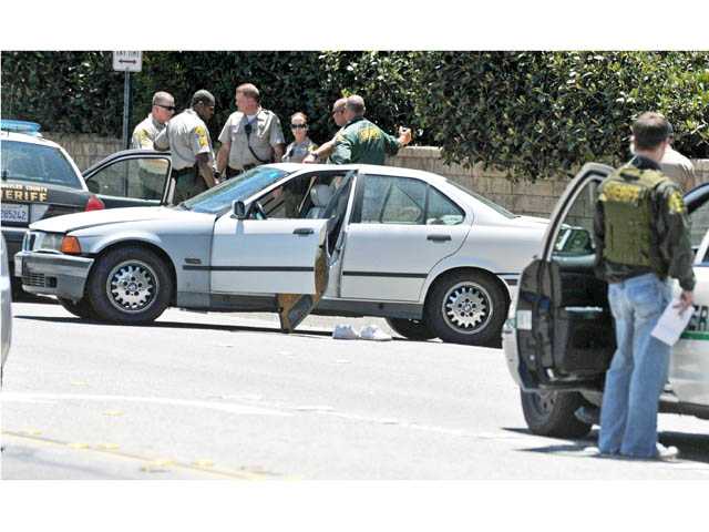 UPDATE: Deputy hurt in fist fight following traffic collision, authorities say