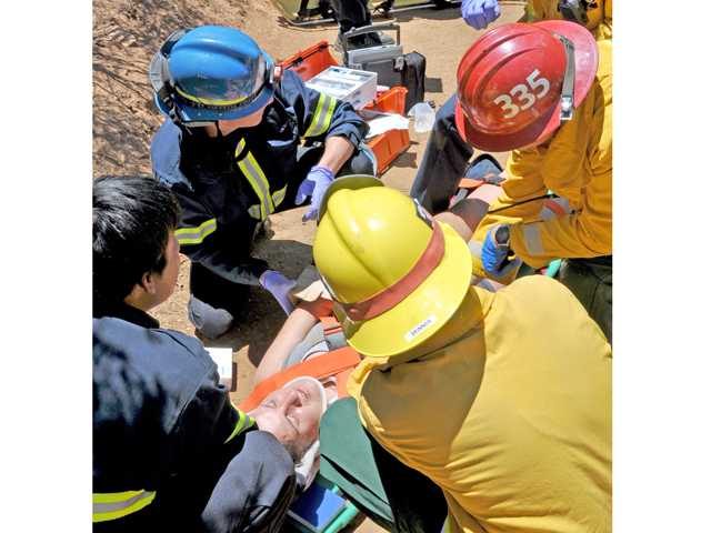 Three injured in jeep crash