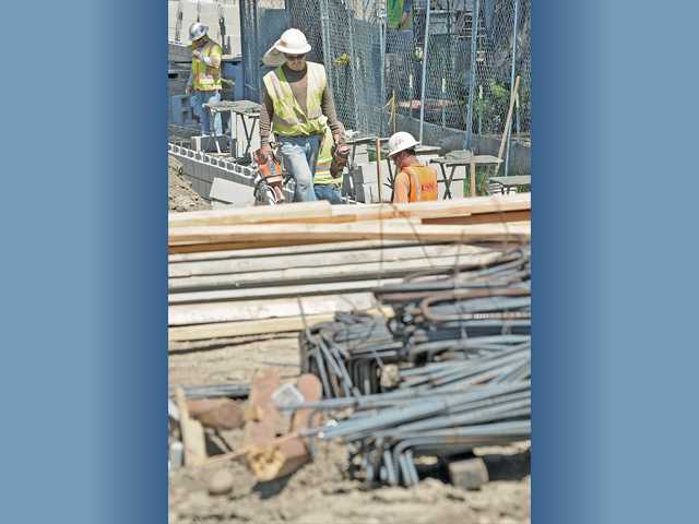 Construction to make  a splash in Castaic