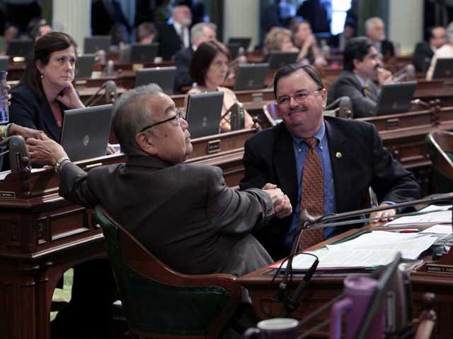 Calif. legislature OKs pension changes 