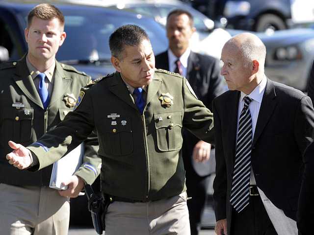 Thousands mourn CHP officer shot during stop 