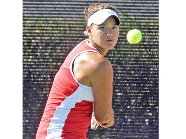 Foothill tennis: Dominant debut