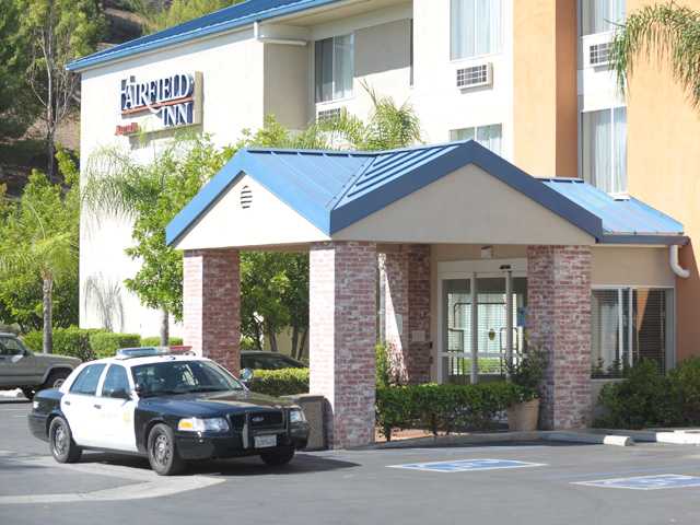 UPDATE: Stevenson Ranch hotel robbed; suspect escapes