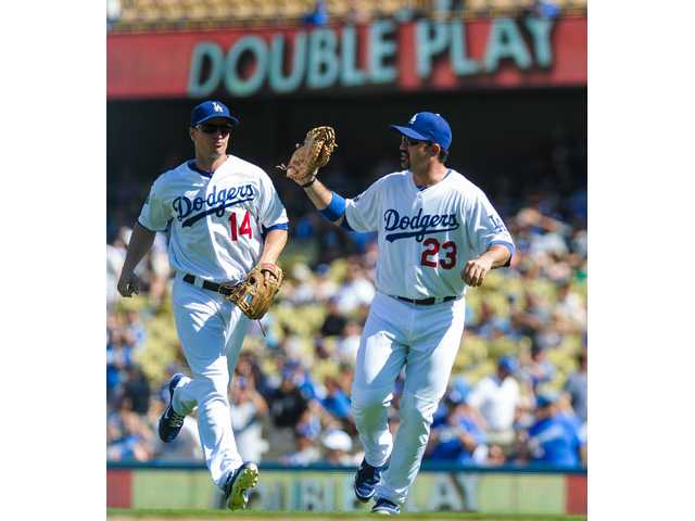 MLB: Dodgers win 5th in row, stay in NL wild-card race