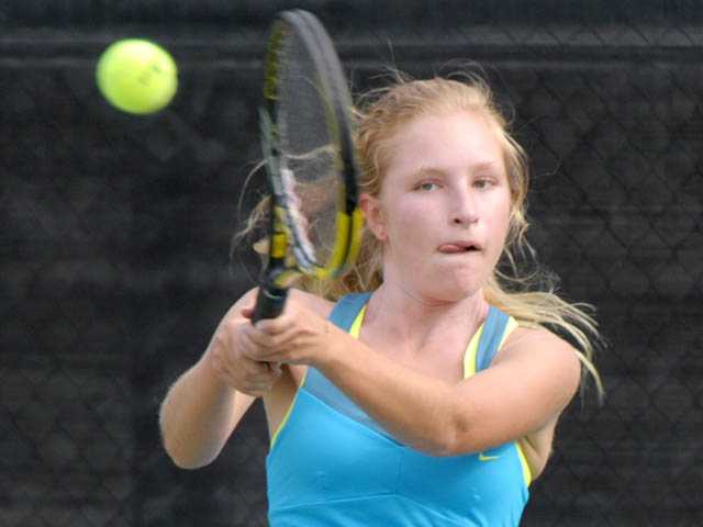 Foothill tennis roundup: ’Cats stay in hunt 