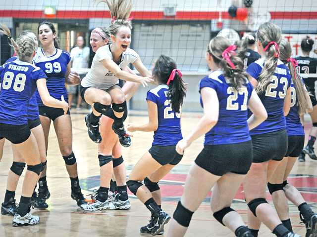 Foothill volleyball: Vikes take the lead