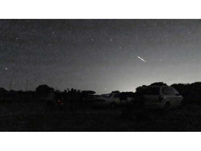 Stunning meteor lights up California sky 