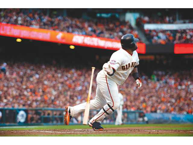 World Series: Sandoval's 3 HRs lead Giants to 8-3 romp in opener 
