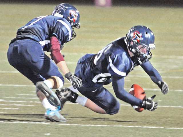 CIF football playoffs: Knights move on