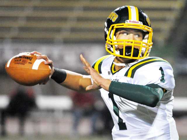 Prep football: Cade Apsay — Varsity QB