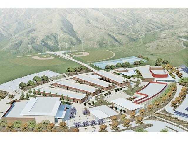 Hart moves ahead on buying Castaic high school site