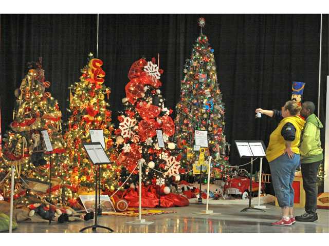 Festival starts holiday season