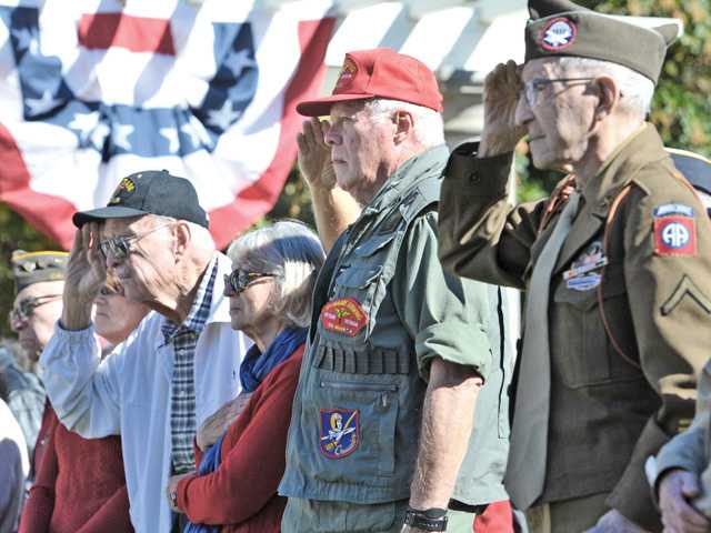 Hundreds gather for Santa Clarita's Veterans Day celebration   