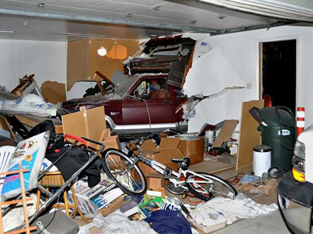 Pickup truck crashes into Santa Clarita garage