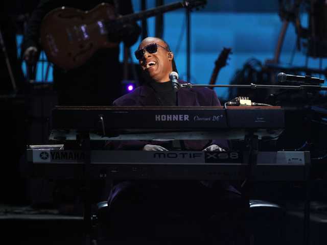 Seacrest, Wonder, Usher, others praise Dick Clark