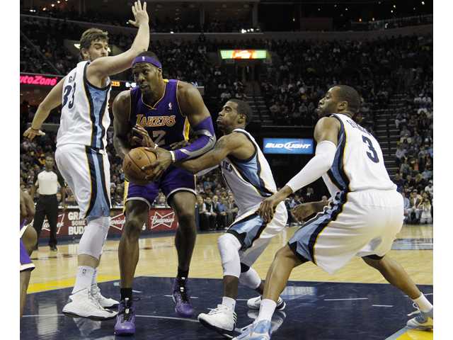 Lakers can't get rolling under D'Antoni