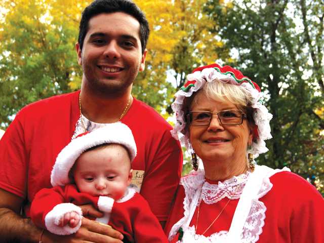 Community turns out for tree-lighting event