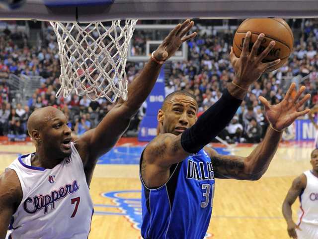 Clippers beat Mavs 112-90 for 4th straight win 