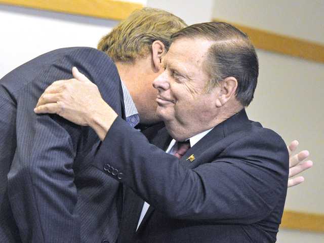 Kellar becomes mayor of Santa Clarita