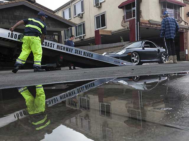 California sees unusually high 'king tides'