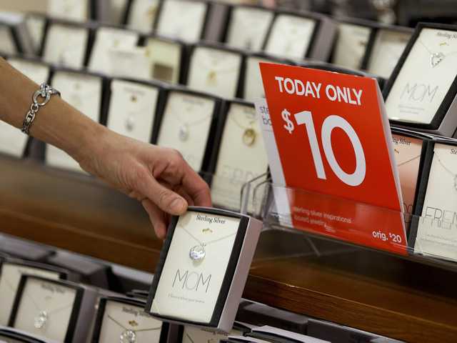 Holiday shoppers may see big discounts soon
