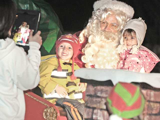 Santa comes to Castaic