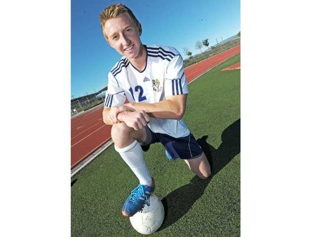 Foothill League boys soccer preview: West Ranch's Justice Rodrigues, Back on the pitch 