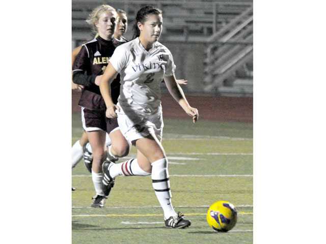 2013 Foothill League girls soccer preview: Valencia, Saugus have made their mark