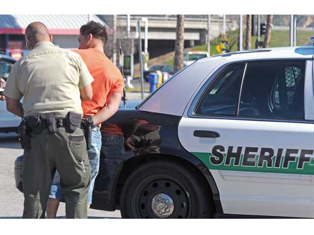 UPDATE: Deputies seize stolen car, arrest one in Castaic