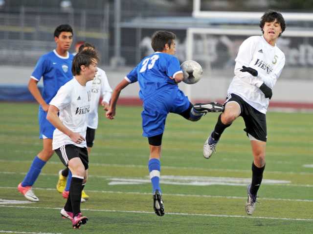 Prep boys soccer: Valencia’s best season in team history ends at the hands of Temescal Canyon