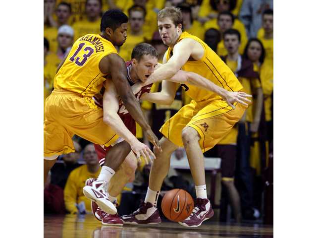 Mbakwe, Minnesota take down No. 1 Indiana 77-73 