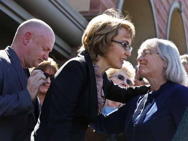 Giffords, Tucson victims call for new gun controls