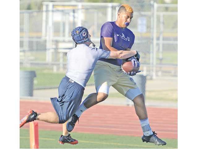 Hart football takes center stage at passing tourney